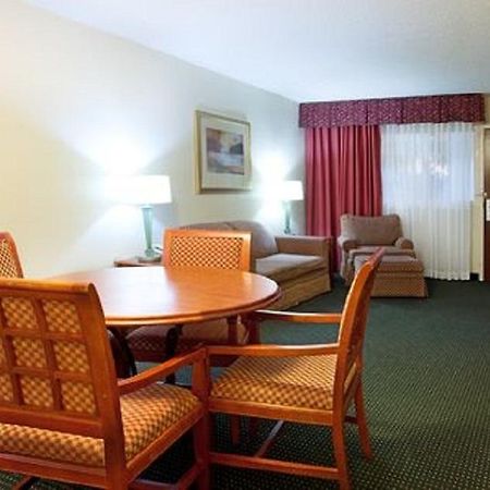 Ramada Inn Lafayette Conference Center Rom bilde